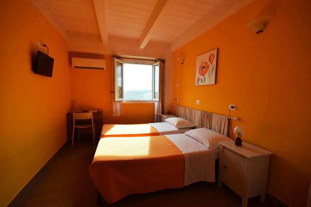 Agriturismo Al Rifugio Divino Belvedere Ostrense 외부 사진